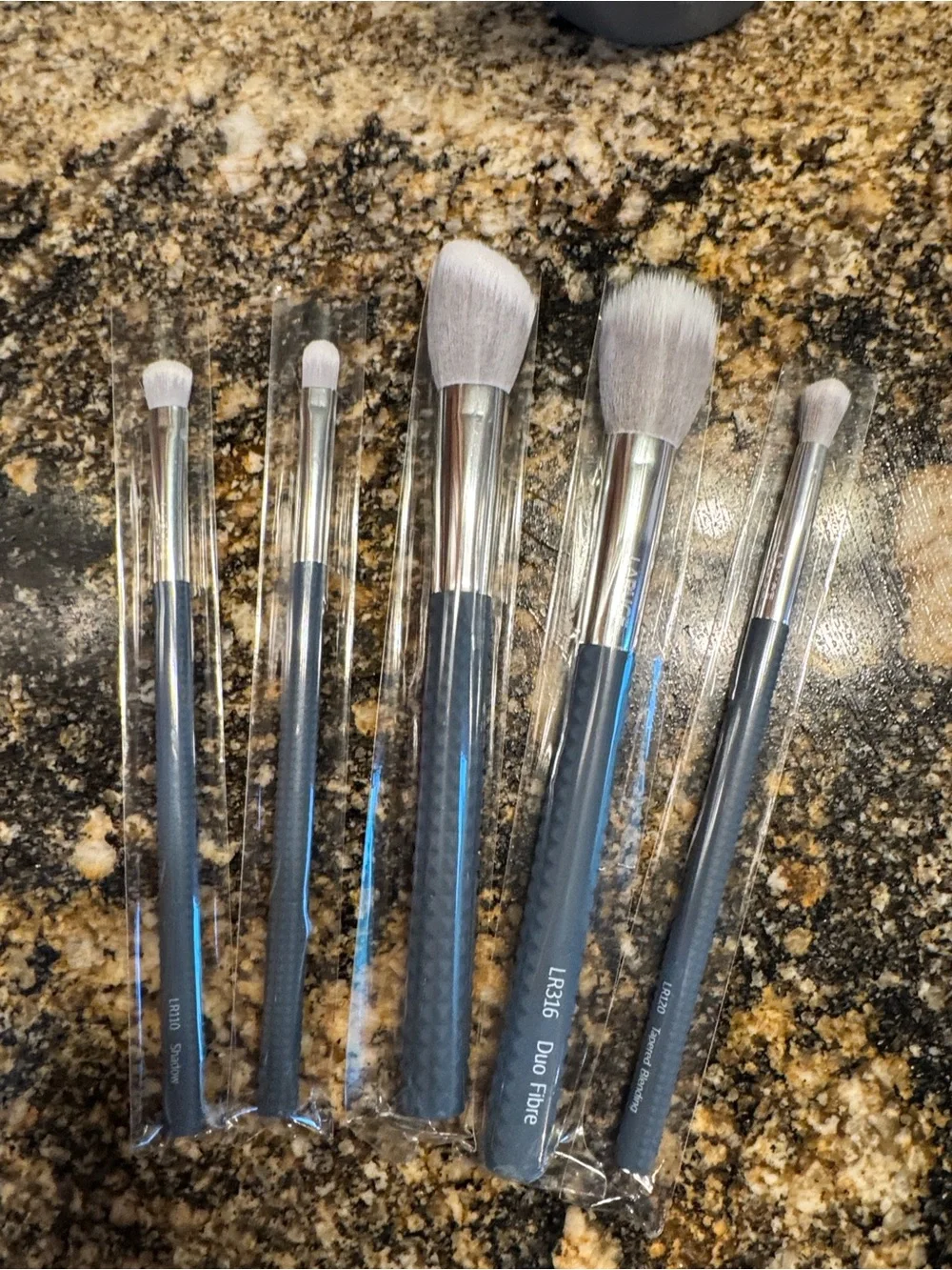 Laruce Beauty Gray/Blue Makeup Brush Set in Holder
